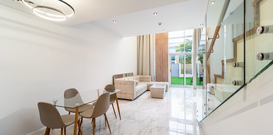 Adosado en Dubai, 2 dormitorios, 124 m², № 101250