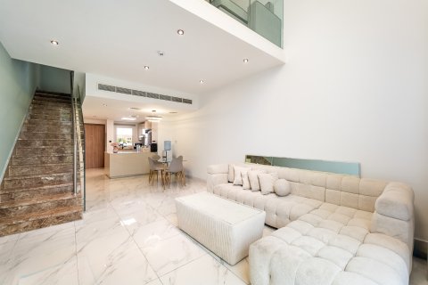 Adosado en Dubai, 2 dormitorios, 124 m², № 101250 - foto 20