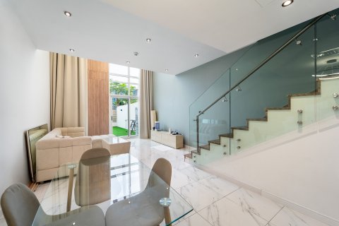 Adosado en Dubai, 2 dormitorios, 124 m², № 101250 - foto 19