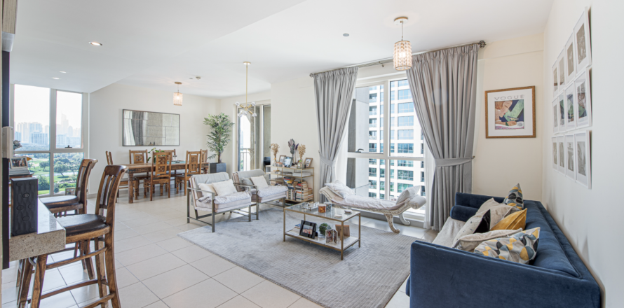 Apartment in Dubai 2 bedrooms, 152 sq.m. № 101255