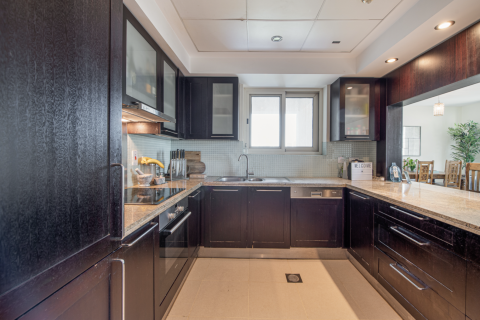 Apartment in Dubai 2 bedrooms, 152 sq.m. № 101255 - photo 13