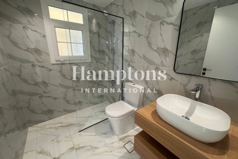 Villa in Arabian Ranches 2, Dubai 4 bedrooms, 301.00572000 sq.m. № 63742 - photo 1