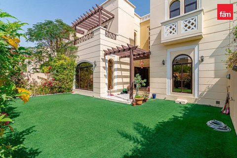Adosado en Dubai, 4 dormitorios, 309.4 m², № 124540