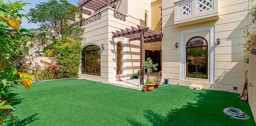 Adosado en Dubai, 4 dormitorios, 309.4 m², № 124540