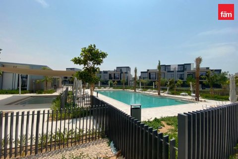 Townhouse in Dubai 3 bedrooms, 168 sq.m. № 124539 - photo 5