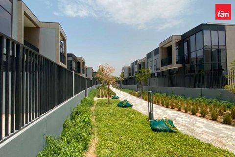 Townhouse in Dubai 3 bedrooms, 168 sq.m. № 124539 - photo 6
