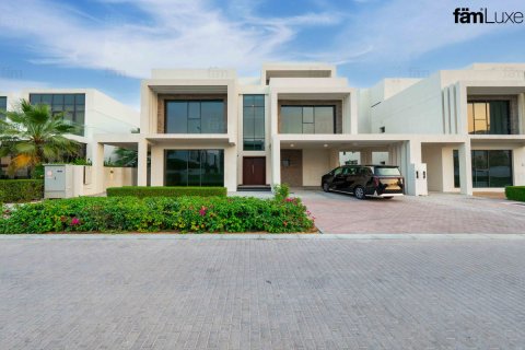 Villa in Dubai 8 bedrooms, 723.7 sq.m. № 134816 - photo 2