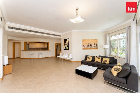 Квартира в Пальме Джумейре, Дубай, 3 спальни, 205м², № 134821