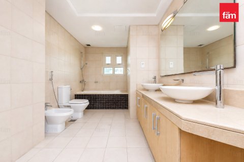 Снять в аренду квартиру в Пальме Джумейре, Дубай: 3 спальни, 205м², № 134821 - фото 2