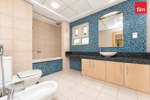 Снять в аренду квартиру в Пальме Джумейре, Дубай: 3 спальни, 205м², № 134821 - фото 9