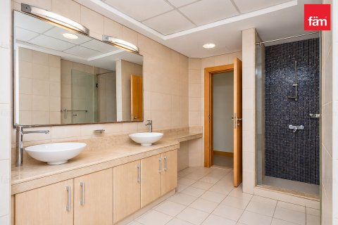 Снять в аренду квартиру в Пальме Джумейре, Дубай: 3 спальни, 205м², № 134821 - фото 13