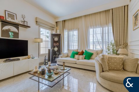 Villa en District 16, Jumeirah Village Circle, Dubai, 3 dormitorios, 630 m², № 75053 - foto 10