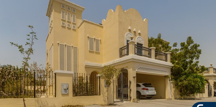 Villa en District 16, Jumeirah Village Circle, Dubai, 3 dormitorios, 630 m², № 75053