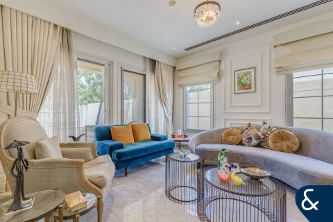 Villa en District 16, Jumeirah Village Circle, Dubai, 3 dormitorios, 630 m², № 75053 - foto 3