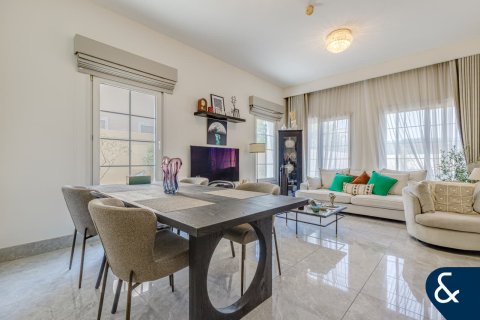 Villa en District 16, Jumeirah Village Circle, Dubai, 3 dormitorios, 630 m², № 75053 - foto 8