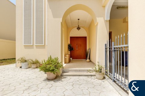 Вилла в District 16, Джумейра Вилладж Серкл, Дубай, 3 спальни, 630м², № 75053