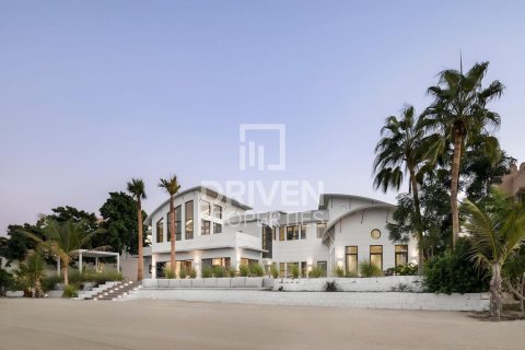Villa à Palm Jumeirah, Dubai, 6 chambres, 650 m², № 64688 - photo 1