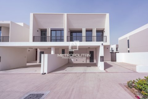 Townhouse in Town Square, Dubai 4 bedrooms, 262 sq.m. № 73755 - photo 1