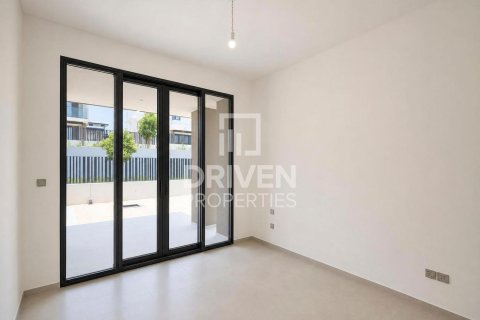 Villa in Jebel Ali, Dubai 4 bedrooms, 629.98 sq.m. № 128368 - photo 6