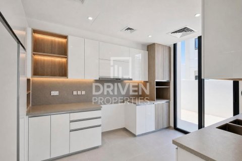 Villa in Jebel Ali, Dubai 4 bedrooms, 629.98 sq.m. № 128368 - photo 16