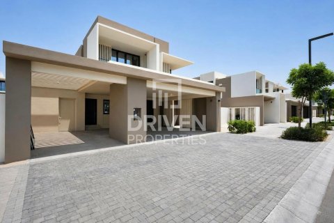 Villa in Jebel Ali, Dubai 4 bedrooms, 629.98 sq.m. № 128368