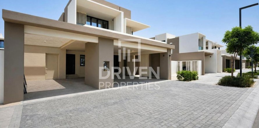Villa in Jebel Ali, Dubai 4 bedrooms, 629.98 sq.m. № 128368