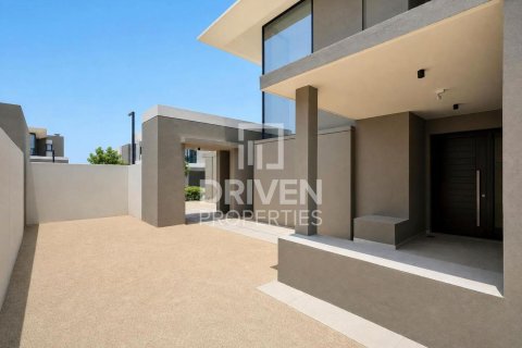 Villa in Jebel Ali, Dubai 4 bedrooms, 629.98 sq.m. № 128368 - photo 24