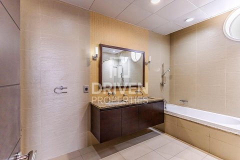 Apartment in Tiara Residences, Palm Jumeirah, Dubai 3 bedrooms, 222.22 sq.m. № 128360 - photo 15