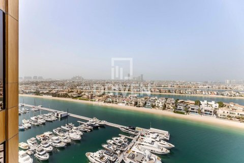 Apartment in Tiara Residences, Palm Jumeirah, Dubai 3 bedrooms, 222.22 sq.m. № 128360 - photo 2