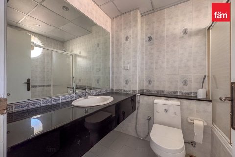 Villa in Umm Suqeim, Dubai 4 bedrooms, 320 sq.m. № 83588 - photo 12