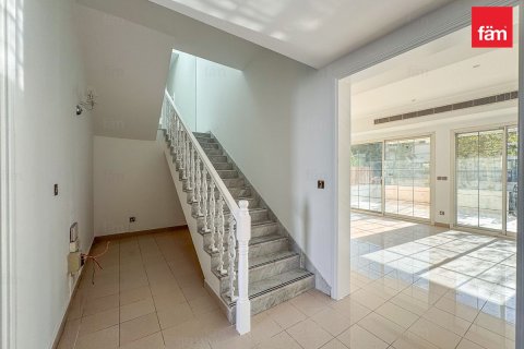 Villa in Umm Suqeim, Dubai 4 bedrooms, 320 sq.m. № 83588 - photo 21