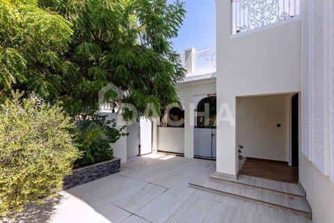 Villa à Jumeirah Village Triangle, Dubai, 2 chambres, 250 m², № 123189 - photo 24