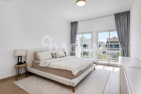 Villa à Jumeirah Village Triangle, Dubai, 2 chambres, 250 m², № 123189 - photo 16