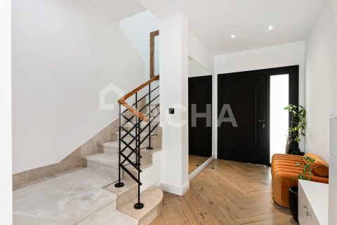 Villa à Jumeirah Village Triangle, Dubai, 2 chambres, 250 m², № 123189 - photo 11