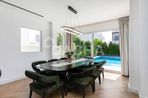 Villa à Jumeirah Village Triangle, Dubai, 2 chambres, 250 m², № 123189 - photo 7