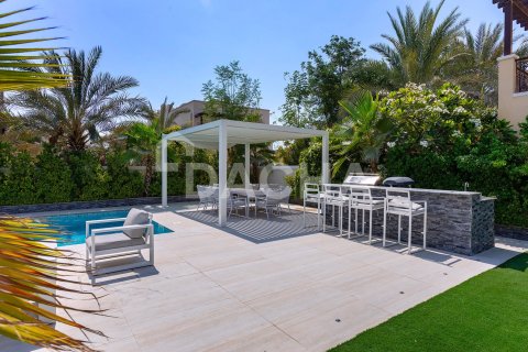 Villa à Jumeirah Village Triangle, Dubai, 2 chambres, 250 m², № 123189 - photo 27