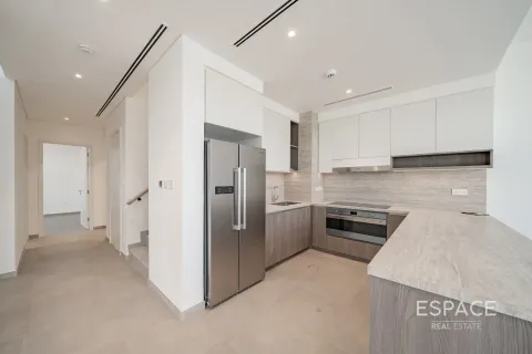 Купить таунхаус в Мудоне, Дубай: 4 спальни, 237м², № 71135 - фото 12