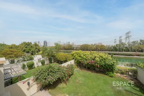 Villa in Springs 12, The Springs, Dubai 3 bedrooms, 209 sq.m. № 71149 - photo 16