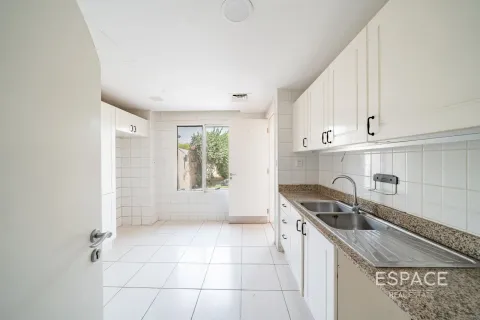 Villa in Springs 12, The Springs, Dubai 3 bedrooms, 209 sq.m. № 71149 - photo 6