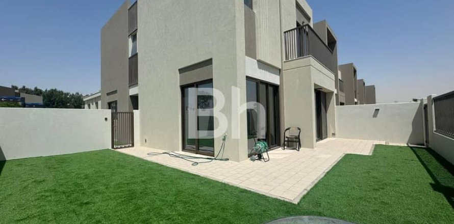 فيلا في Dubai Land, دبي 4 غرف نوم, 256 م² رقم 24098