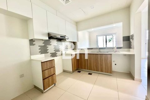 فيلا في Dubai Land, دبي 3 غرف نوم, 161 م² رقم 24097 - صورة 14