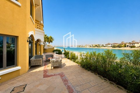 Villa in Palm Jumeirah, Dubai 5 bedrooms, 622 sq.m. № 121598 - photo 5