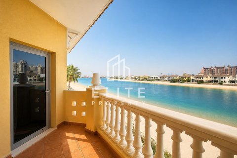 Villa in Palm Jumeirah, Dubai 5 bedrooms, 622 sq.m. № 121598 - photo 14