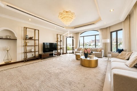 Villa in Palm Jumeirah, Dubai 5 bedrooms, 622 sq.m. № 121598 - photo 2