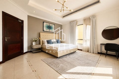 Villa in Palm Jumeirah, Dubai 5 bedrooms, 622 sq.m. № 121598 - photo 11
