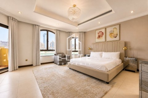 Villa in Palm Jumeirah, Dubai 5 bedrooms, 622 sq.m. № 121598 - photo 20