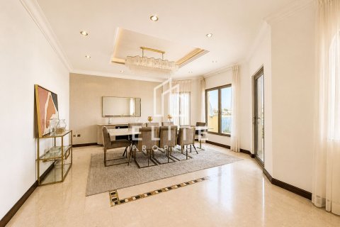Villa in Palm Jumeirah, Dubai 5 bedrooms, 622 sq.m. № 121598 - photo 9