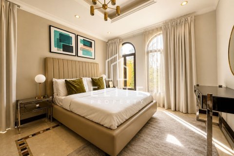 Villa in Palm Jumeirah, Dubai 5 bedrooms, 622 sq.m. № 121598 - photo 7