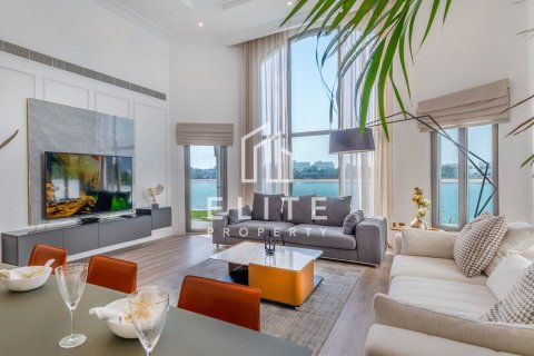 Villa in Palm Jumeirah, Dubai 5 bedrooms, 492 sq.m. № 121596 - photo 2