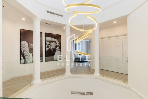 Villa in Palm Jumeirah, Dubai 5 bedrooms, 492 sq.m. № 121596 - photo 6